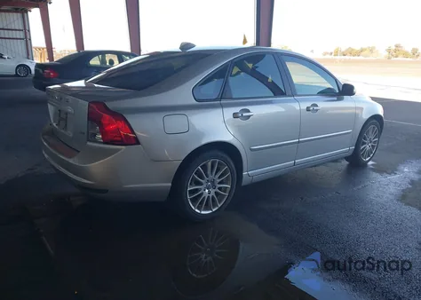 2010 Volvo S40 2.4I from USA, damaged, VIN YV1390MS8A2494073